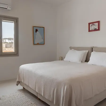 Siora Of Paros - Two Vila *