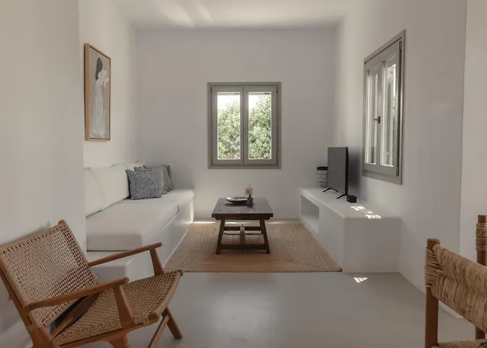 Siora Of Paros - Two Vila