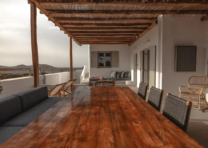 Siora Of Paros - Two Vila Nausa